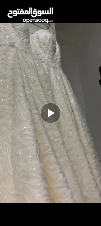 فستان عروسه