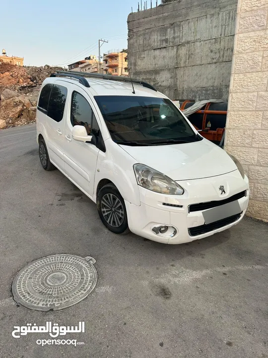 بيجو تي بي بارتنر 2015 منفوضه جديد بحاله الوكاله  امكانيه البيع او البدل