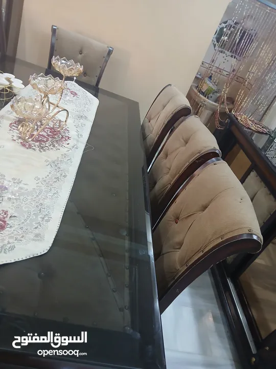 طاولة سفره 8 كراسي للبيع  توب نظافه