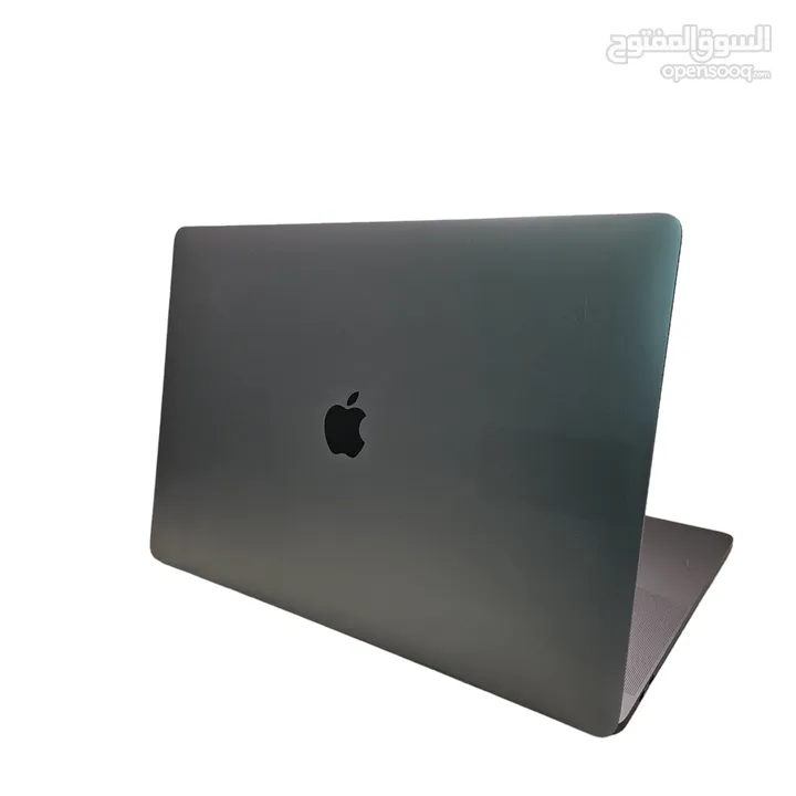 MacBook 2018 with touch bar, 32GB and 4GB  Graphic