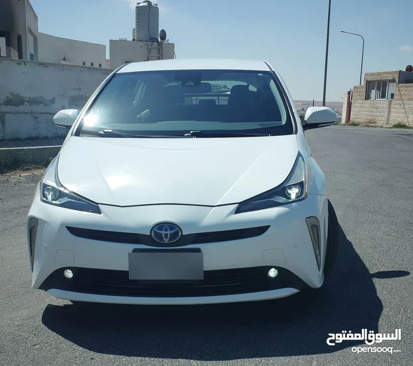 تويوتا بريوس 2022 XLE فحص كامل فل ما عدا الفتحة صنف بيرسونا TOYOTA PRIUS 2022 XLE FULLY LODED