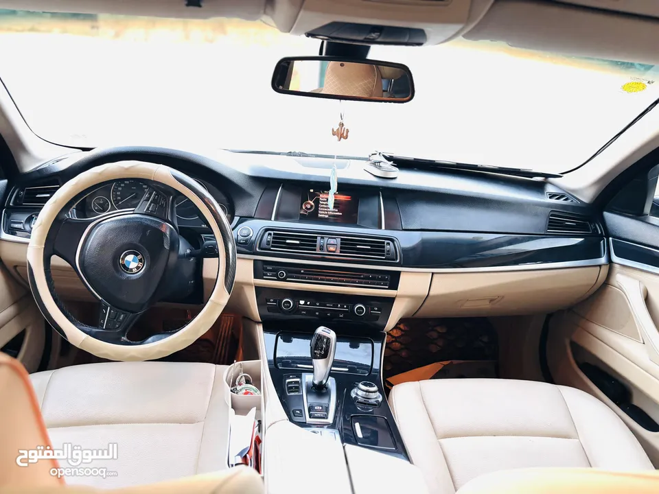 BMW520i f10 سيارة  للبيع  موديل 2014 بسبب التبديل