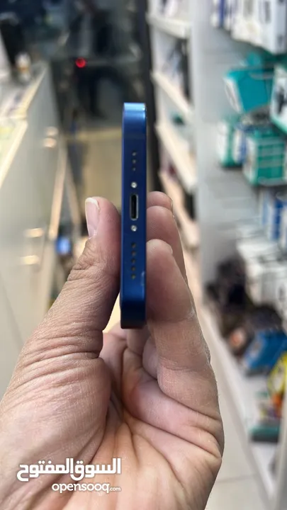 iPhone 12 64 GB  البطاريات من 88-93 مكفول اسبوعين