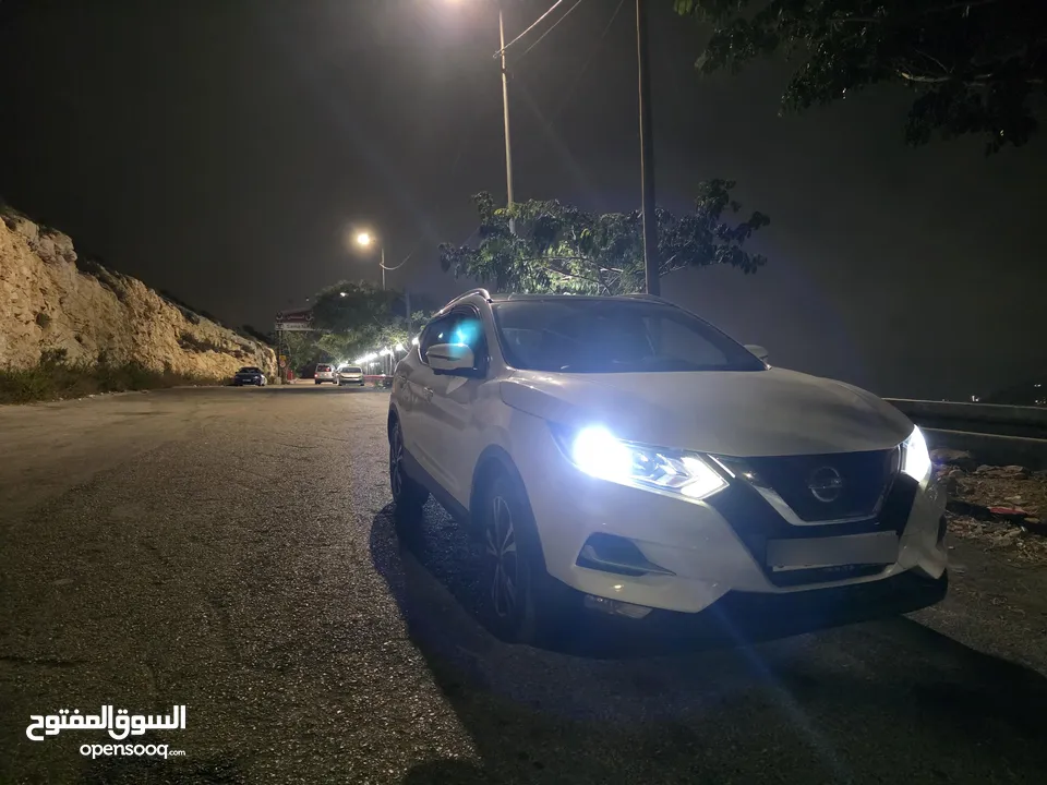نيسان قشقاي 2018 بسعر مميز بحالة الوكالة فل اضافات مسكر مع بانوراما