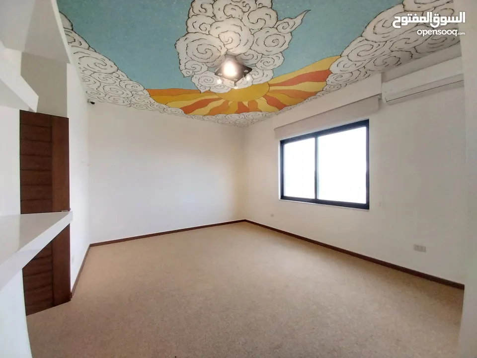 شقة غير مفروشة للإيجار 375م2 ( Property 19249 )-175072681