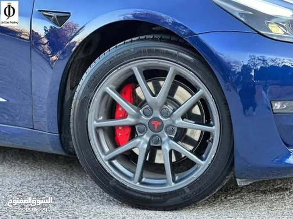 Tesla model 3 long range dual motor 2021 540km  Autoscoure B+ السعر 21000 قابل للتفاوض بعد المعاينة