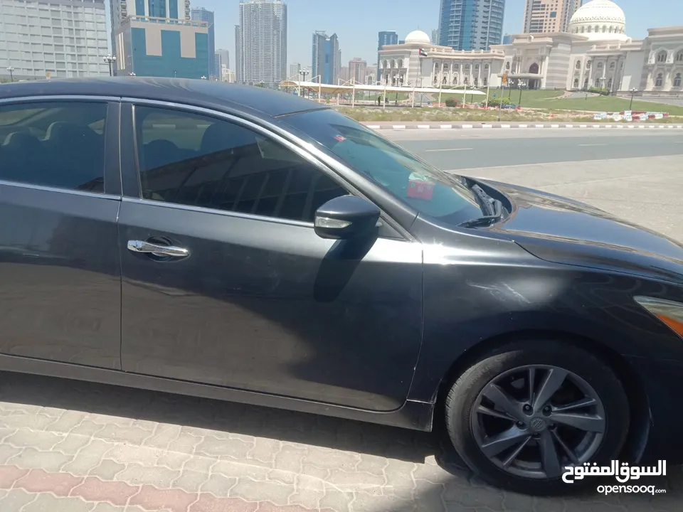 Nissan Altima SL. GCC spec. Done only 92000. Single Owner. No accident.