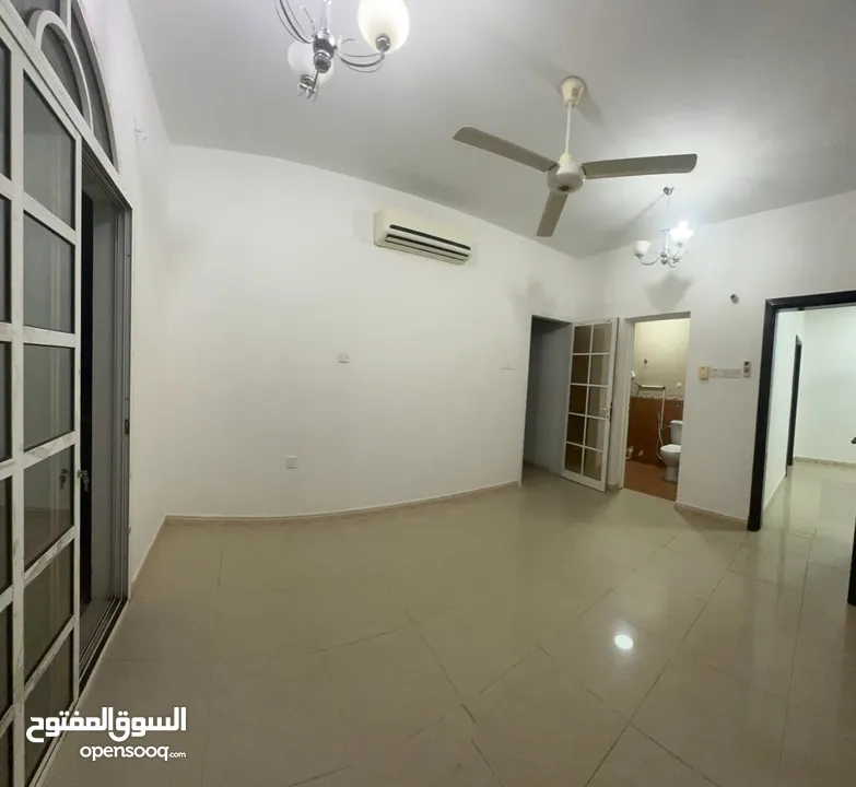 غرفه وصاله وحمام 2 بلكونه Studios for rent