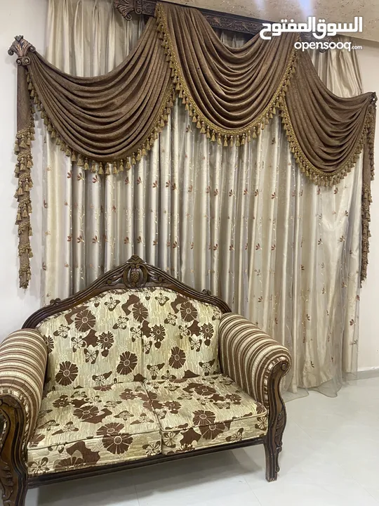 كنب ومطبخ للبيع مع برادي