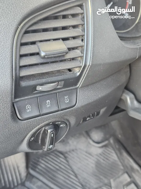 سكودا فابيا ترخيص تامين لا شهر 4  السياره اقتصاديه جدا عدداد قليل لا صيانه  كوشوك جديد من شهر مركب