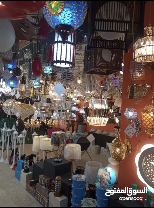 محل انارات للبيع يعمل بشكل ممتاز بموقع مميز جدا بشارع الحرية -عمان