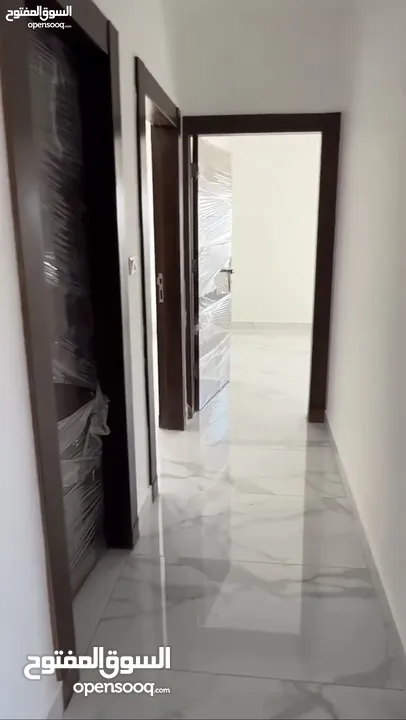 شقه في جبل الزهور منطقة مخدومة و حيوية