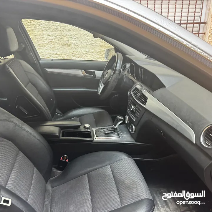 سيارة مرسيدس للبيع