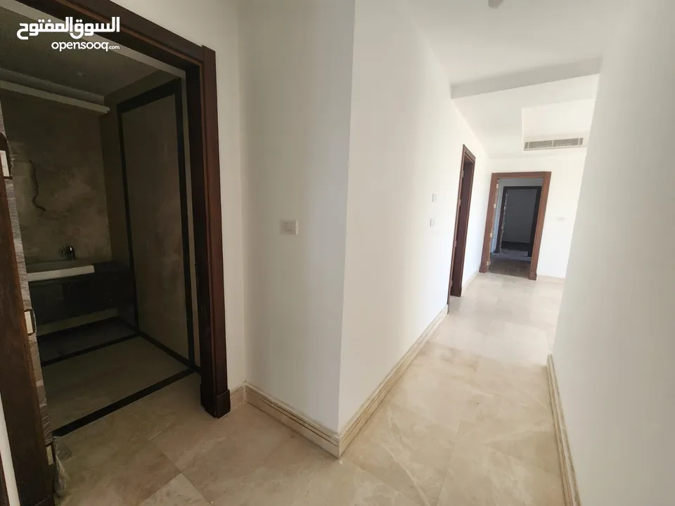 شقة فارغة للبيع بين الدوار الرابع و الخامس(عدد 2 ) - ref: 14611