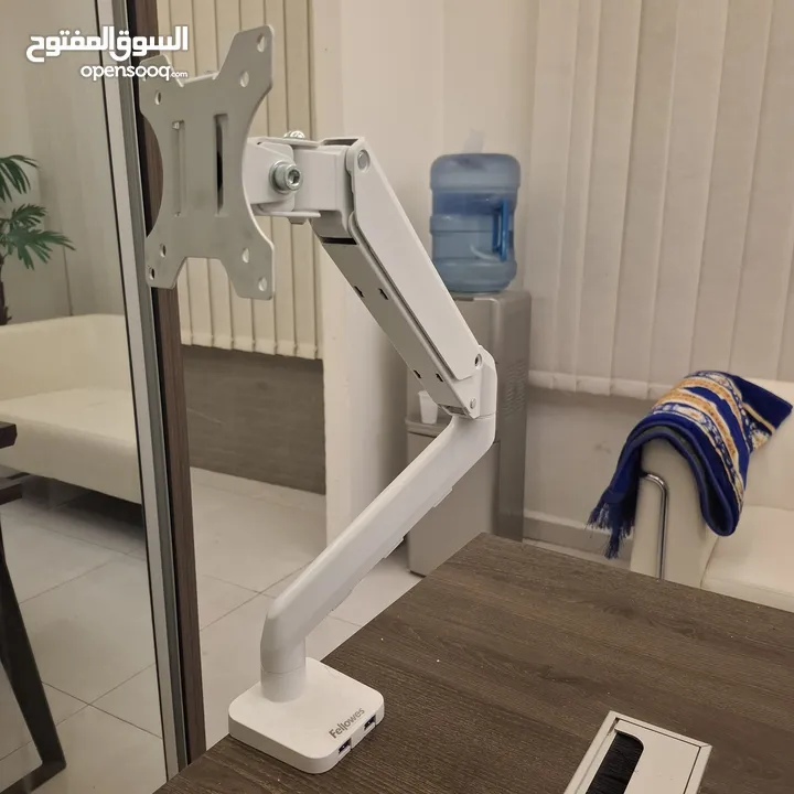 حاملة شاشة كمبيوتر ماركة fellowes سعر الشراء 80