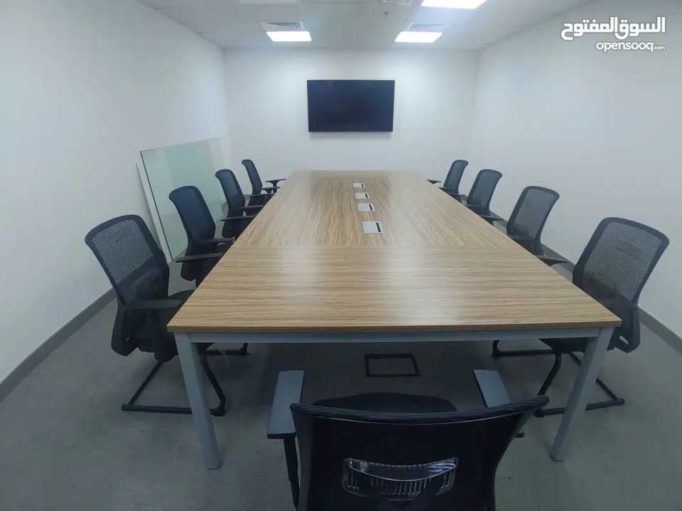 1 Desk Office Space for Small Companies in Qurum