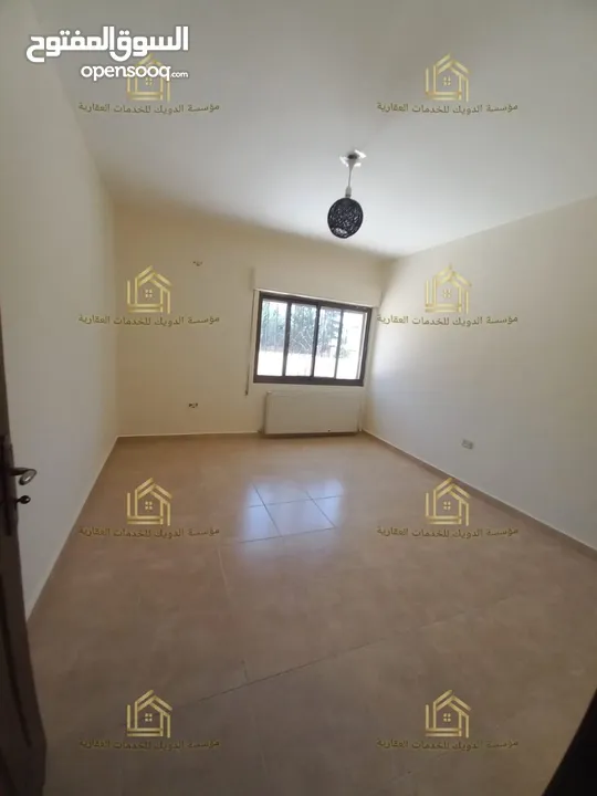 شقة سوبر ديلوكس ارضي مع حديقة وترسات مدخل مستقل