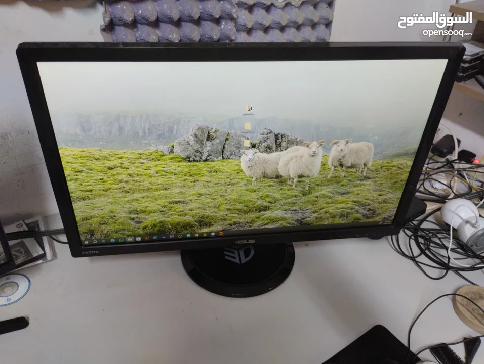 شاشة أسوس HD مع سماعات بسعر حرق وفي أغراض أخرى للبيع