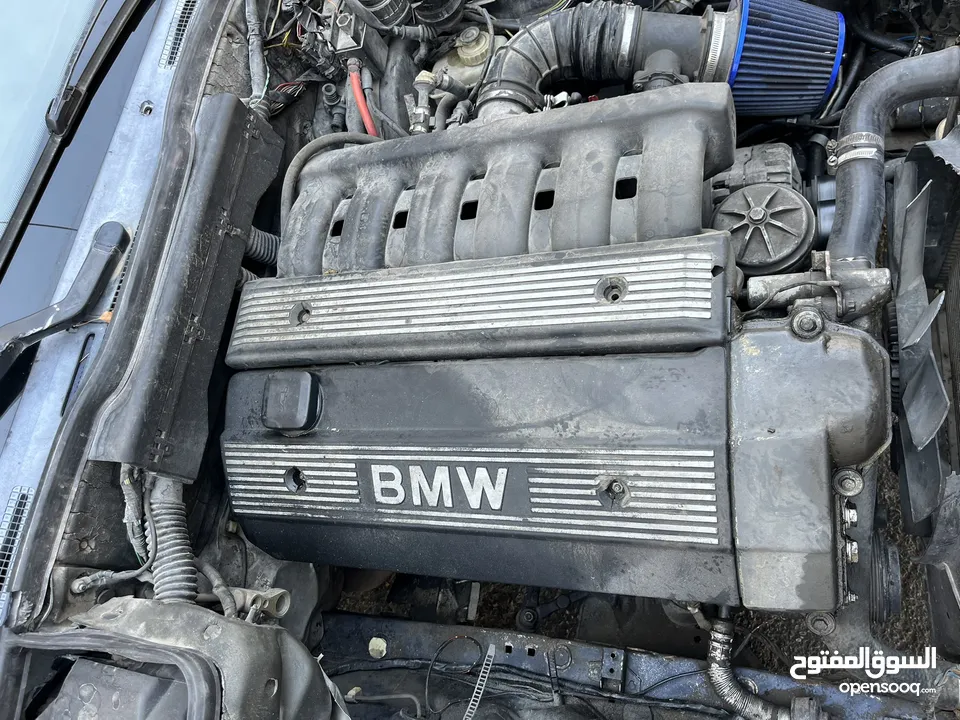 E34 BMW   اسود 6 سلندر