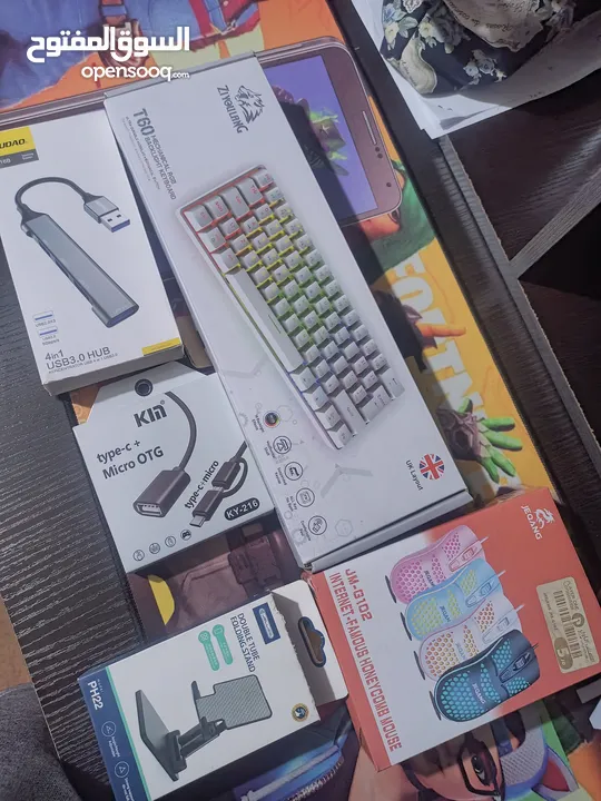 كيبورد 60 بالميه RGB مع قطع فيك تبشك فيهم على التلفون