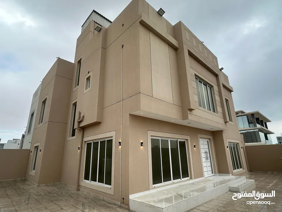 للإيجار فيلا في جو (راس حيان)  Villa for rent in Ras Hayyan