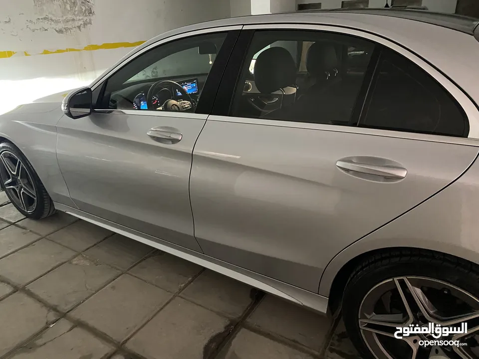 مرسيدس  2019c200 بحالة ممتازة للبيع  AMG kit