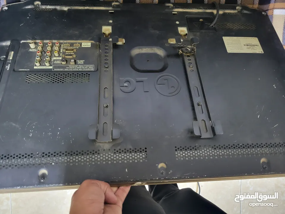 شاشة نوع LG 32 بوصة