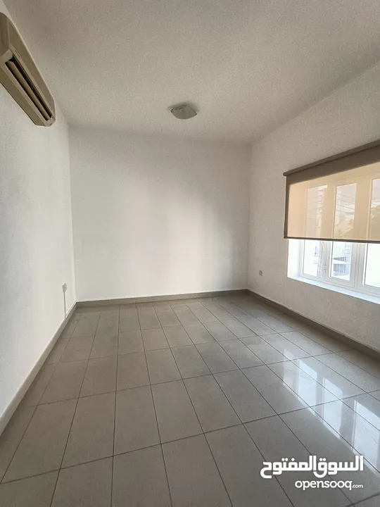 Uzaiba Villa 4+1  for rent بالعذيبه فيلا بموقع متميز للايجار