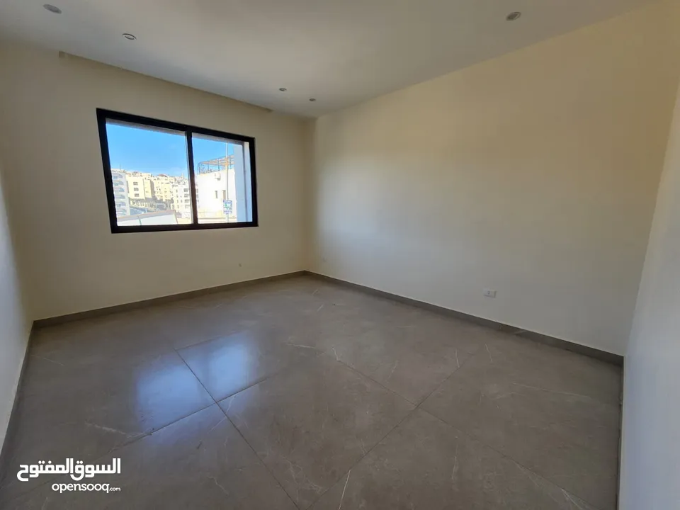 شقة طابقية فاخرة للبيع في عبدون ref : 14384