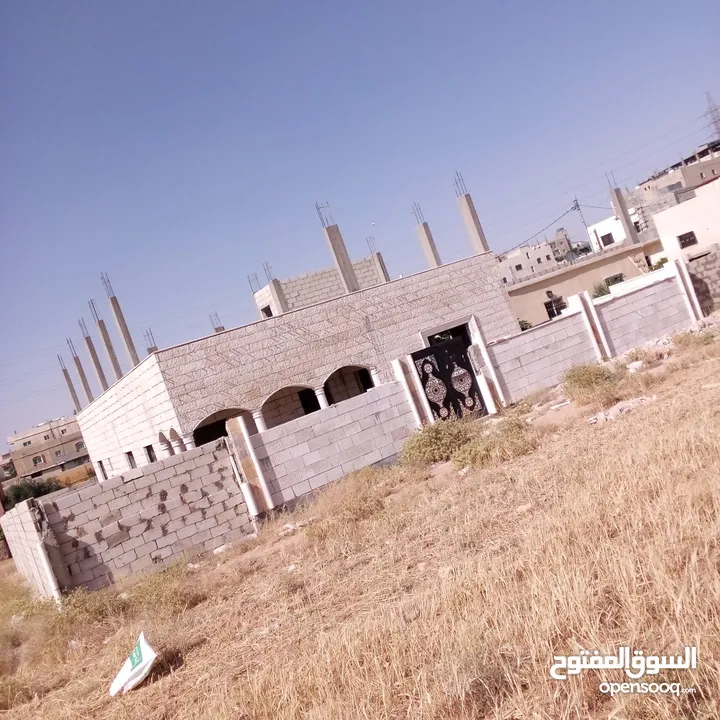 منزل عظم للبيع على مساحة أرض نصف دونم تقريبا  في رجم الشامي