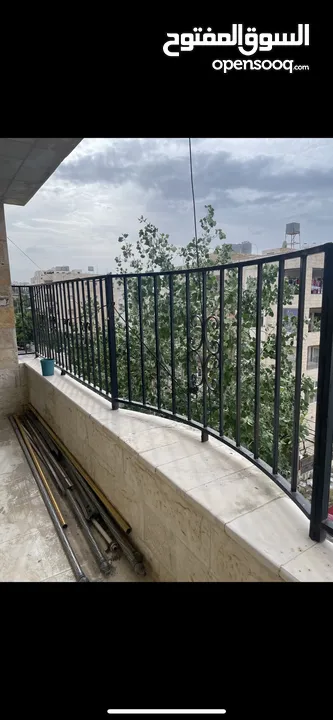 شقة في اربد طابق (4) مساحة 202 متر جنوب المستشفى التخصصي مقابل كلية الاعلام جامعة اليرموك