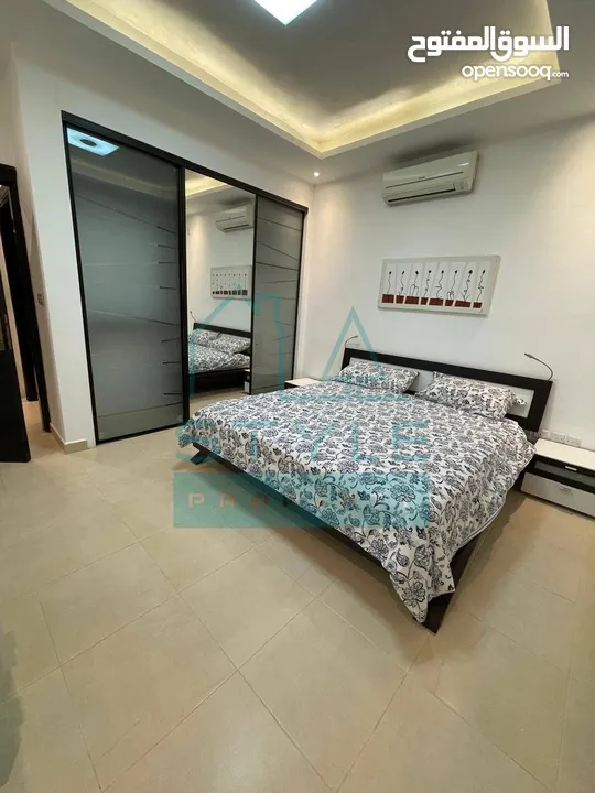 شقة طابق اول  مساحة الشقة 210 متر مربع خلف السفاره السعودية