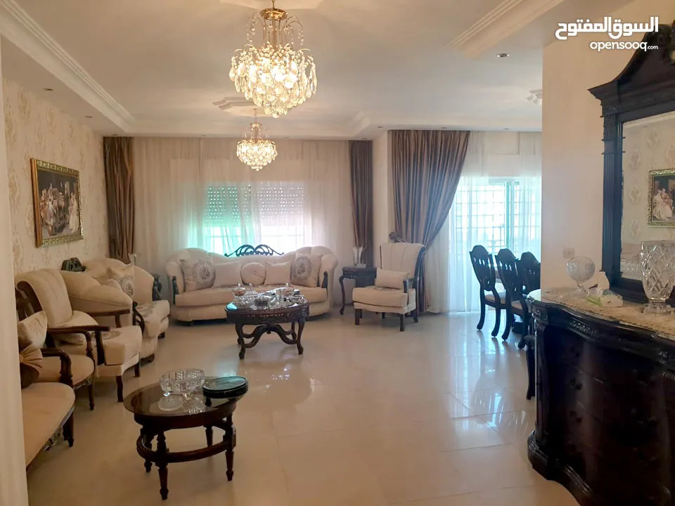 تلاع العلي شقة مفروشة 200 متر طابق رابع 3 غرف نوم
