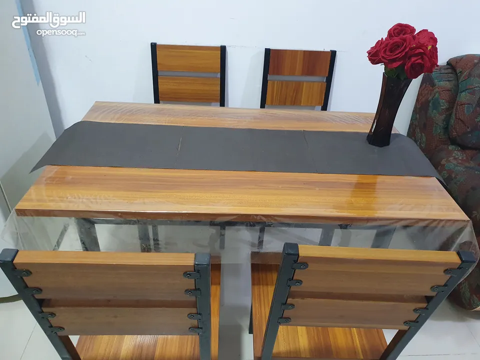 4 chairs Dining table