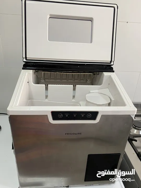 صانعة الثلج بسعة 20 كج Frigidaire