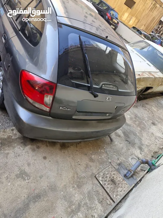 سيارة للبيع نضيفه موجودة بمنطقة الزلقا - المتن Kia Rio Station 2005 for sale