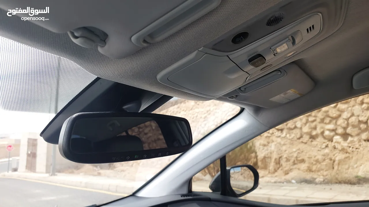 تويوتا بريوس 2022 XLE فحص كامل فل ما عدا الفتحة صنف بيرسونا TOYOTA PRIUS 2022 XLE FULLY LODED