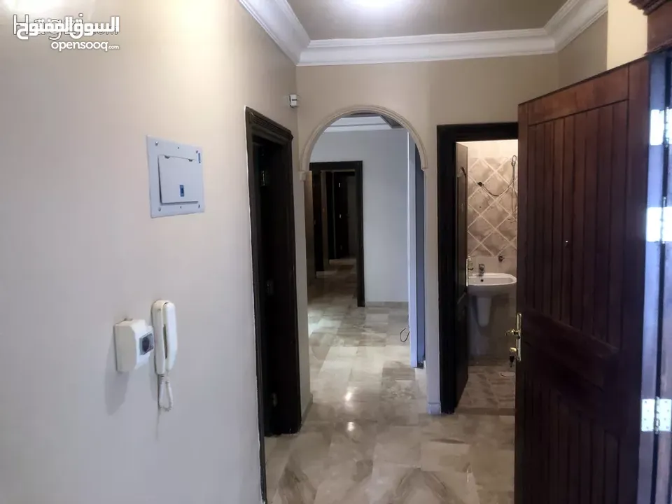 شقة غير مفروشة للإيجار 190م2 ( Property 16079 ) سنوي فقط