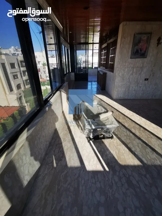 شقة طابقية فاخرة للبيع بأجمل مناطق الصويفية - خلف المدارس الأمريكية طابق ثالث 350م بسعر مغري