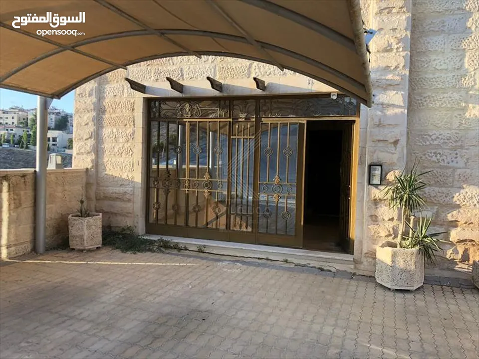 شقة مميزة للبيع في عبدون - طابق أرضي