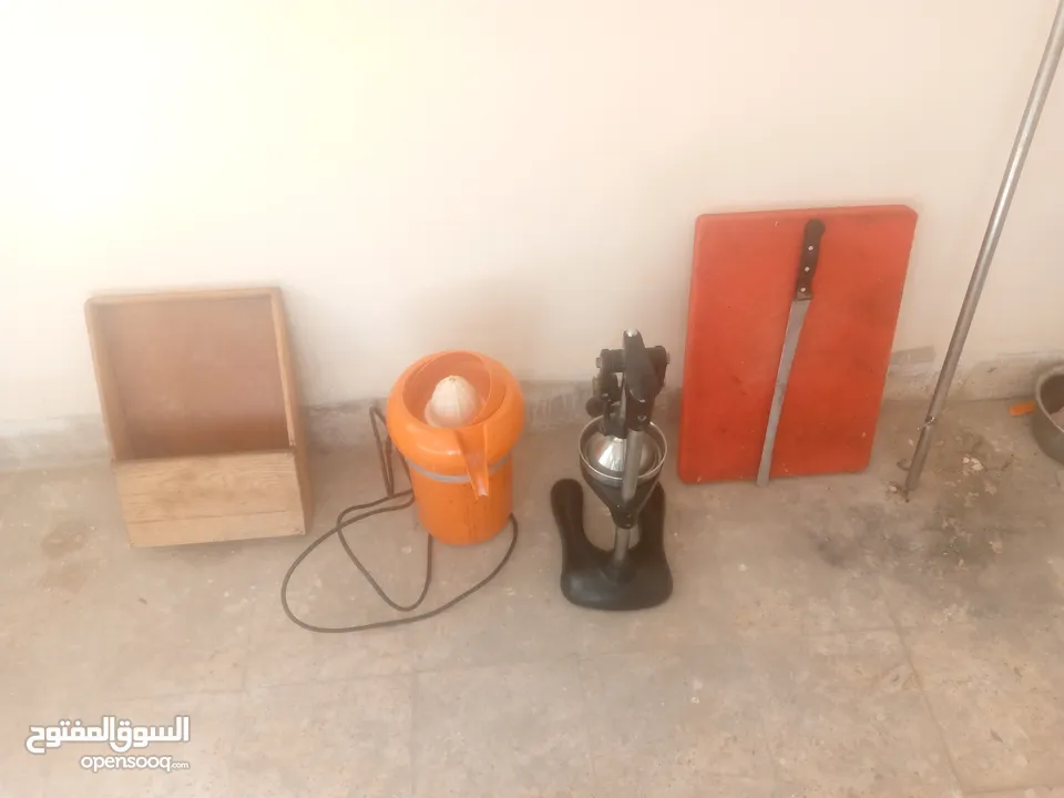 عدة مطعم للبيع