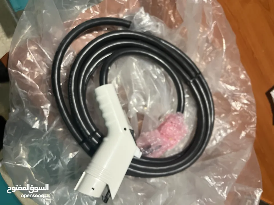 Rev D (rav-4) charging cable with the charging box   ‏Rev D  شاحن سيارة (rav-4) مع صندوق الشاحن