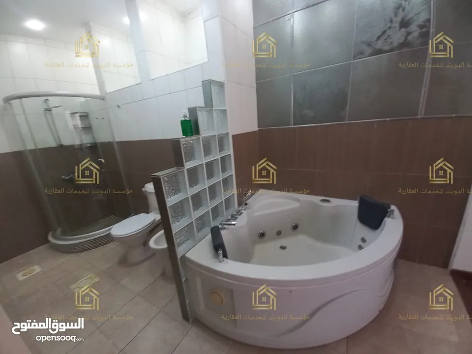 روف مميز - دير غبار - 3نوم 1ماستر - 200م - ترس بإطلالــــه بانوراما