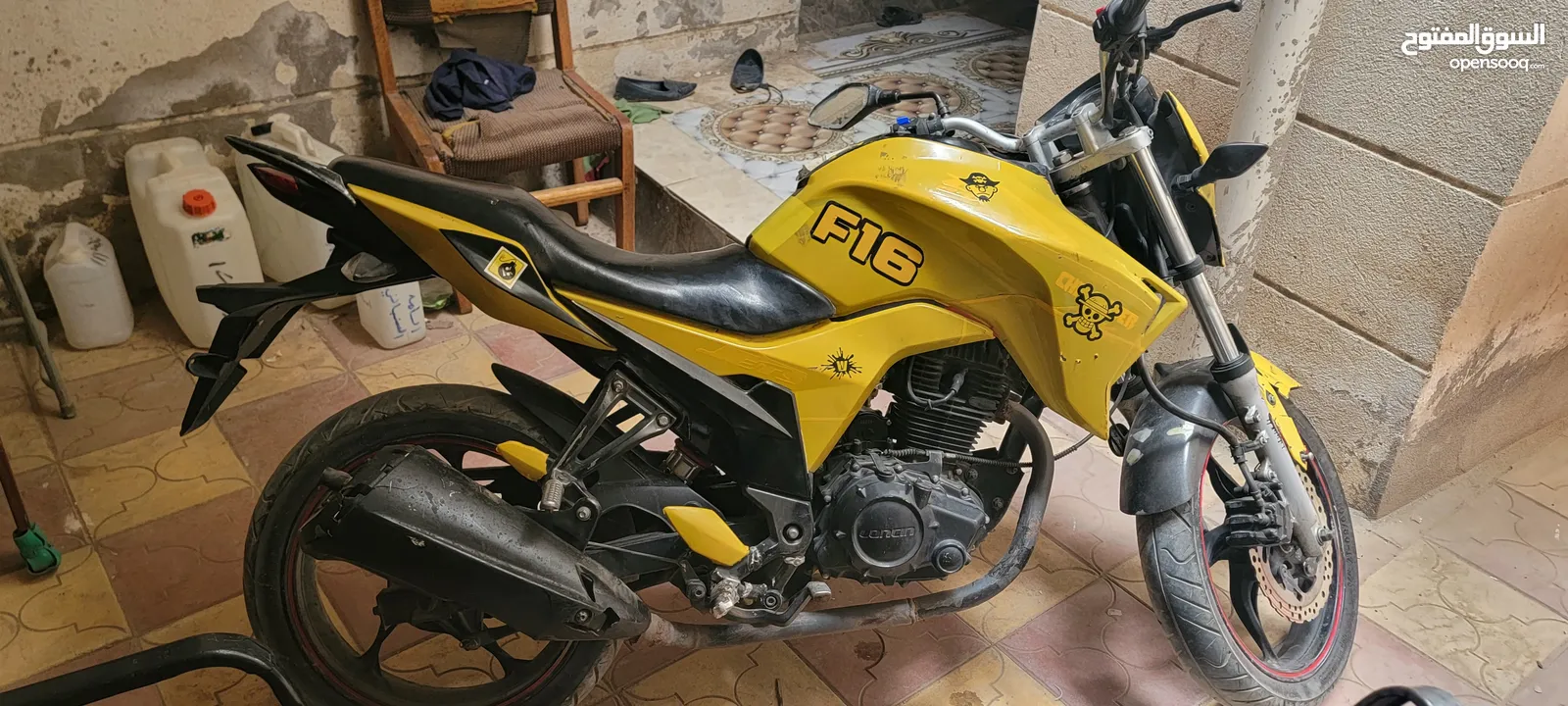 متر لنسون CR5 200cc الون الأسود بس هو ملصق