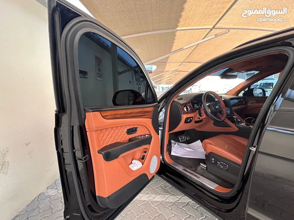 DHS 565000/= 2022 BENTLEY BENTAYGA V8 - GCC خليجي  - بدون حوادث صبغه وكالة