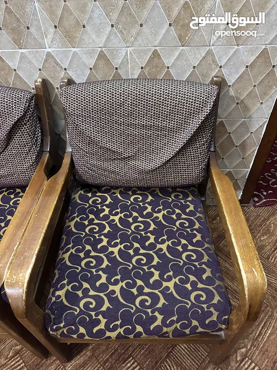 طقمين كنب بحالة ممتازة للبيع بسعر ممتاز