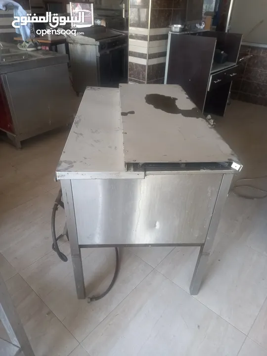 ثلاجة سلطات و غاز عينتين