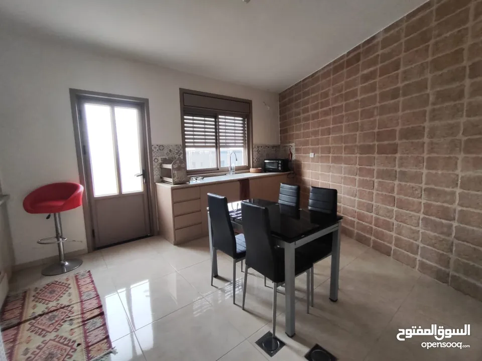 روف مفروش مع إطلالة مميزة للإيجار – بيتونيا / دوار الفواكه