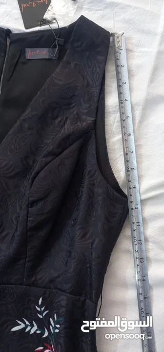 فستان سهرة أسود فخم ماركة femi9 مقاس XL ، موَرّد من أسفل ، جديد غير ملبوس .