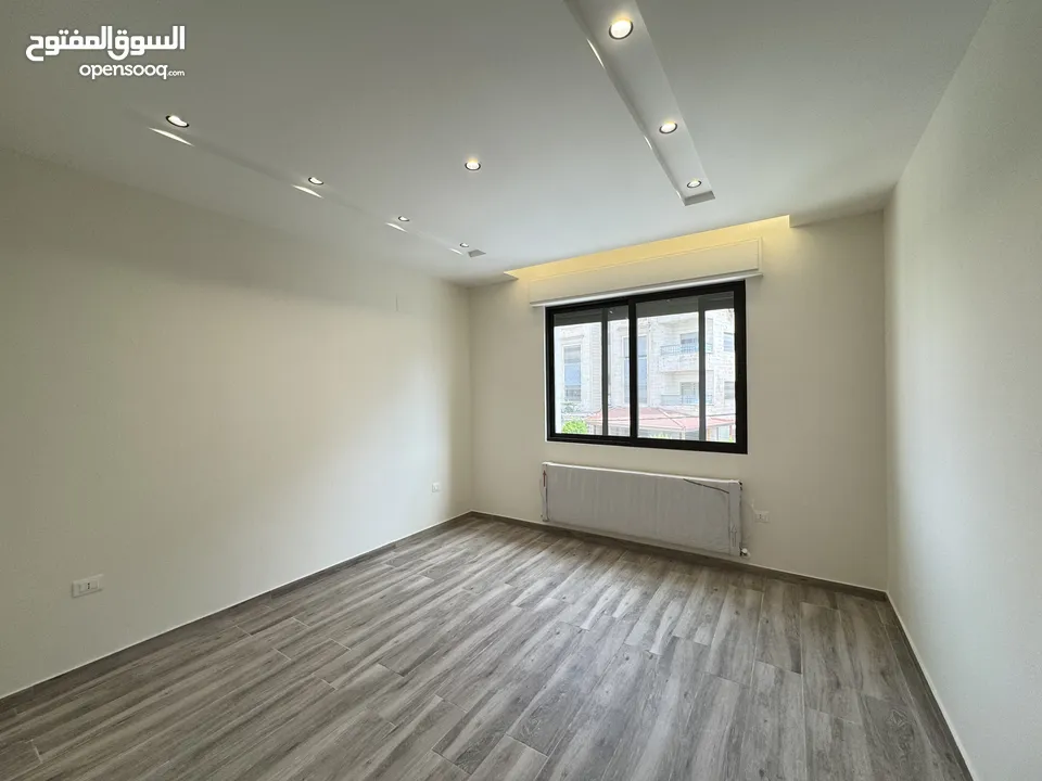 شقة طابق مكرر للبيع مساحة 239 بسعر مميز باجمل مناطق حي الصحابه